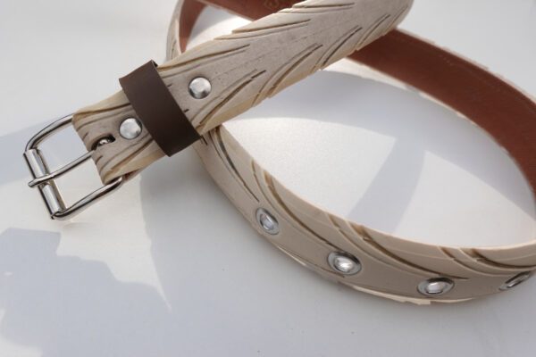 Ceinture beige en pneu de vélo