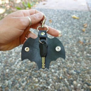 🦇 Porte-clés chauve-souris en chambre à air de tracteur upcyclée