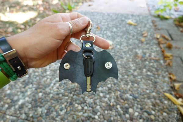 🦇 Porte-clés chauve-souris en chambre à air de tracteur upcyclée