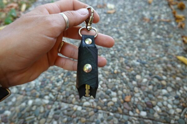 🦇 Porte-clés chauve-souris en chambre à air de tracteur upcyclée